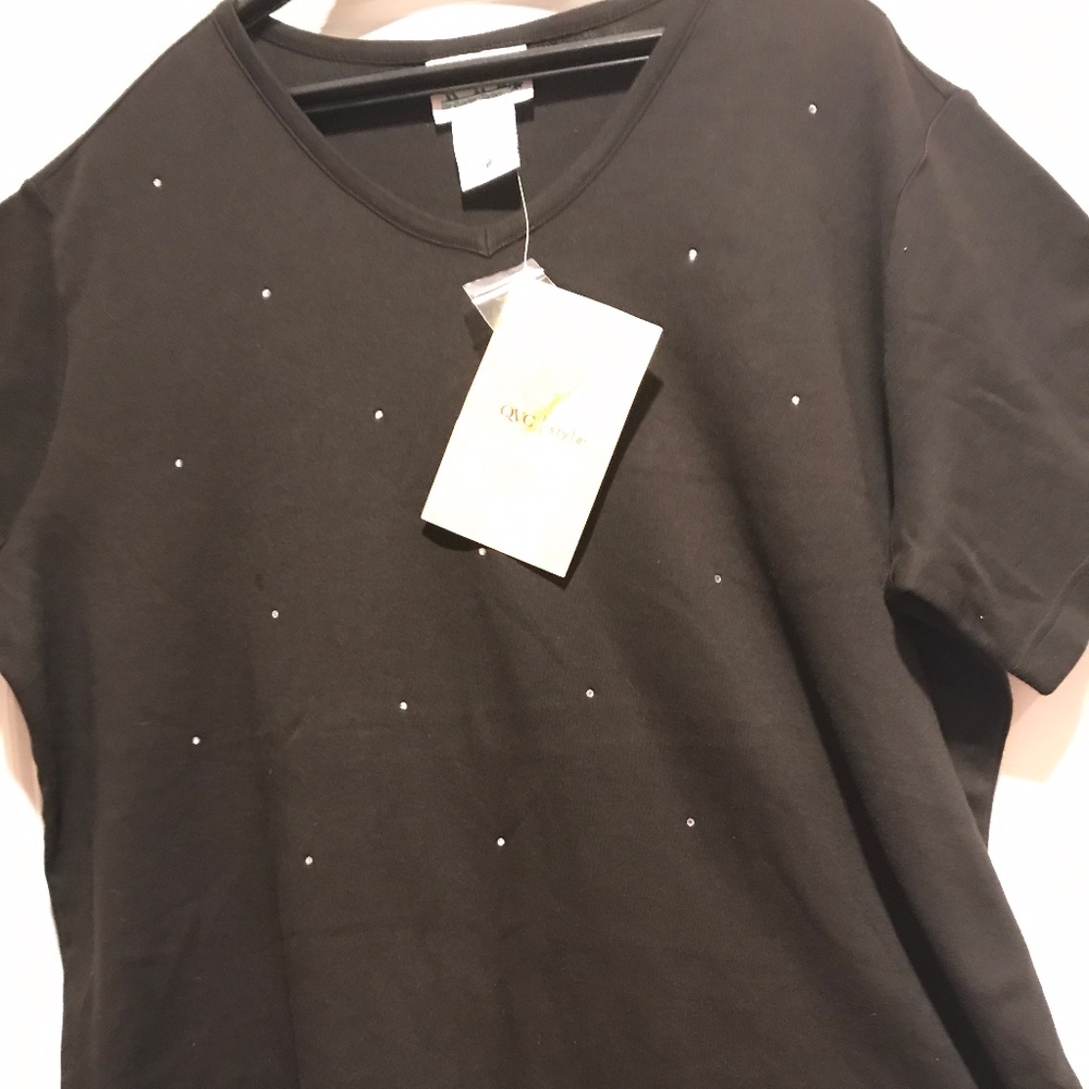 Quacker Factory Black Studded Tee Shirt v neck NWT